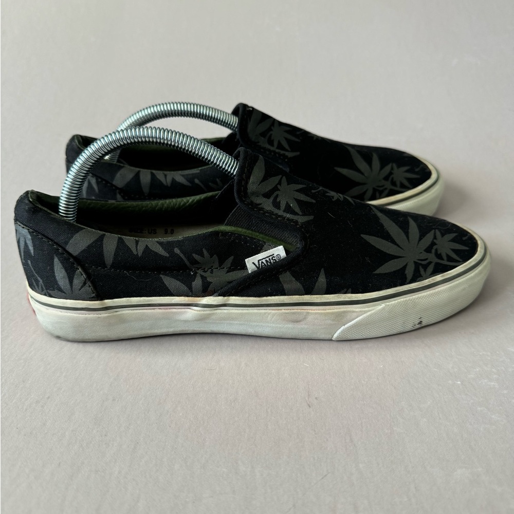 Used Vans Slip On Peace Leaf size 9